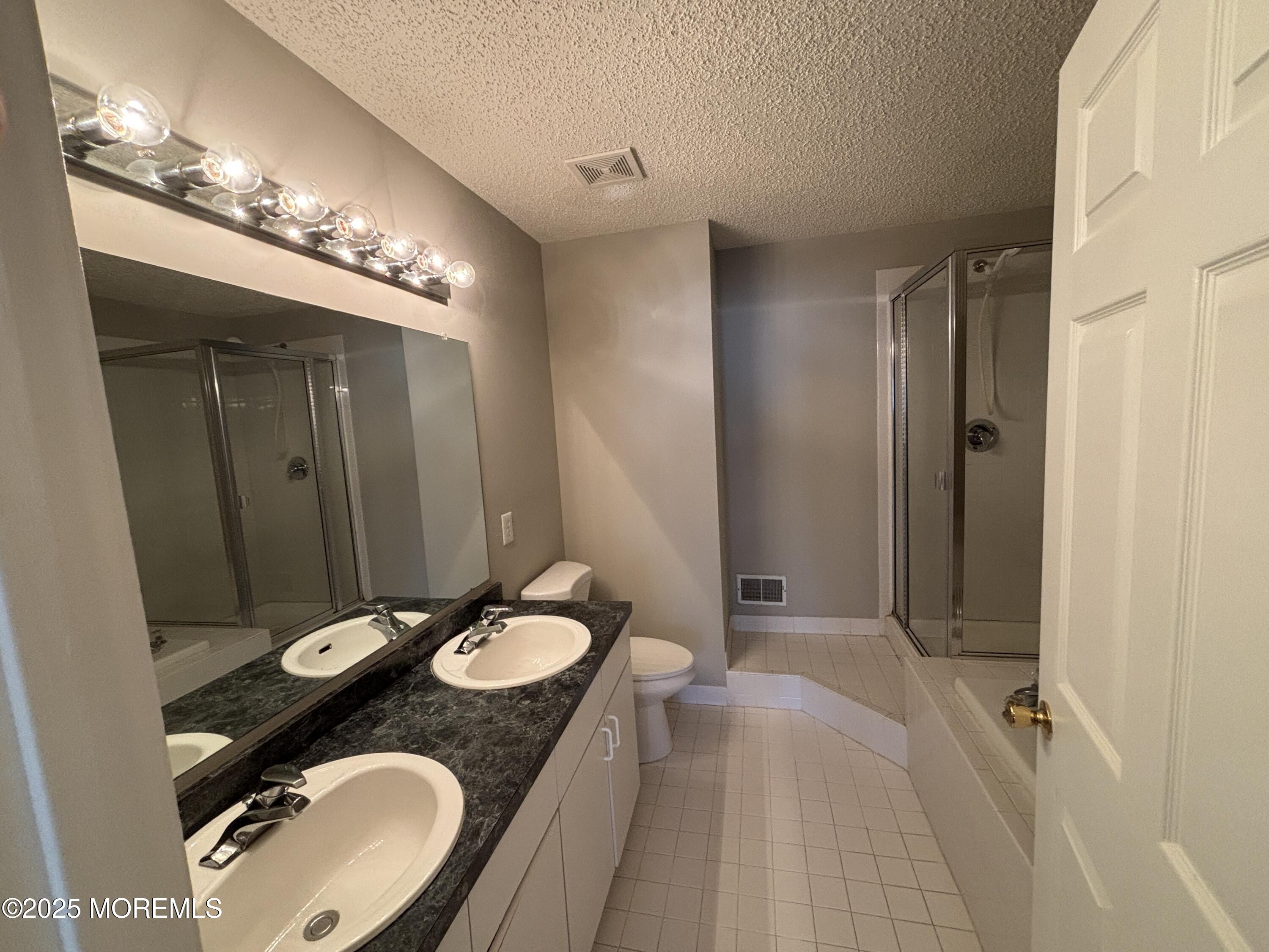 8 Fiddlers Elbow Court Howell NJ 07731