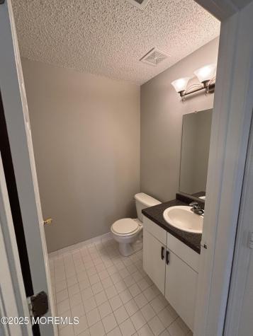 8 Fiddlers Elbow Court Howell NJ 07731