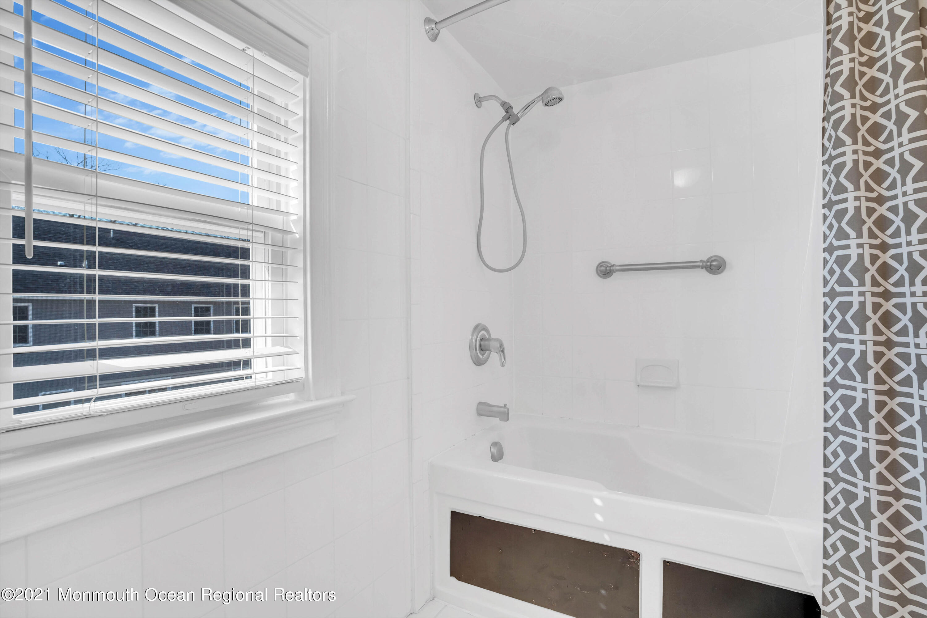 140 Idlewood Avenue Oakhurst NJ 07755