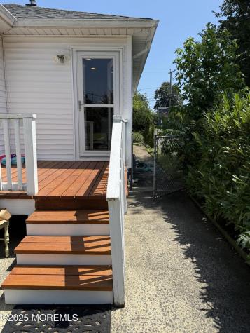 34 Whalepond Road Oakhurst NJ 07755