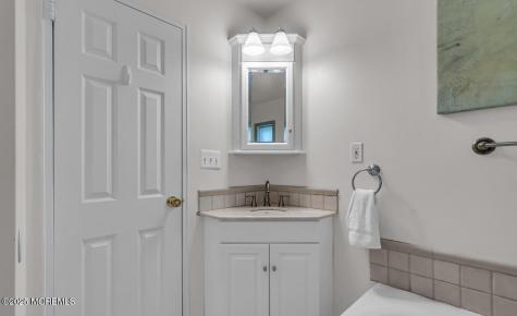 221 Harrison Avenue Oakhurst NJ 07755