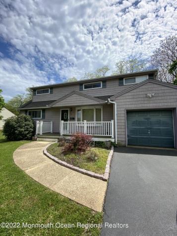 5 Carole Drive Oakhurst NJ 07755