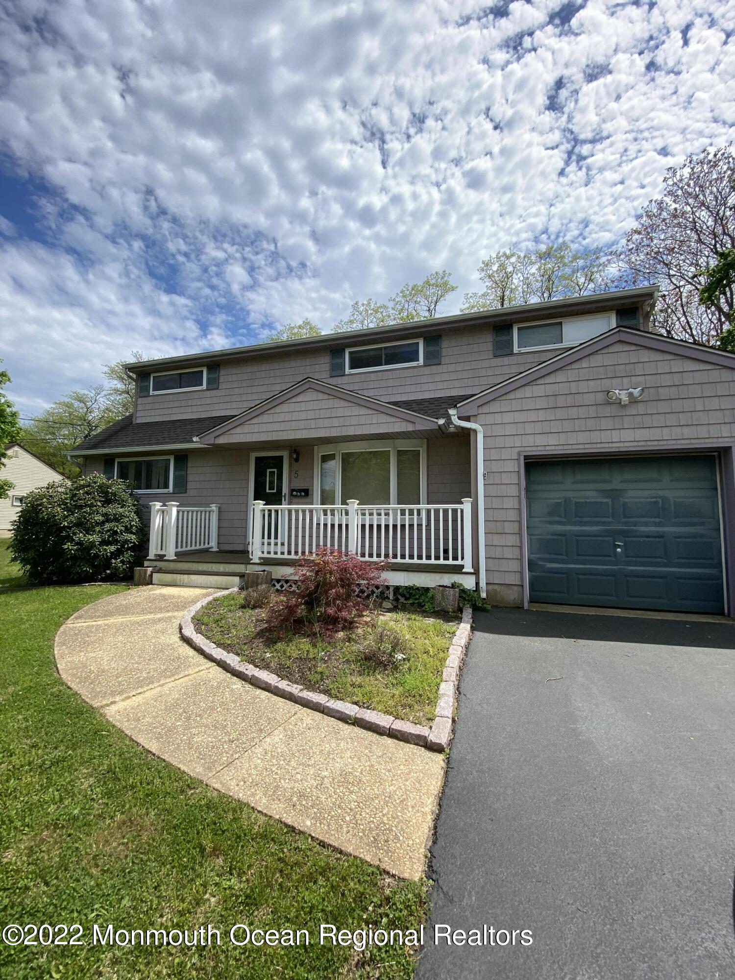 5 Carole Drive Oakhurst NJ 07755