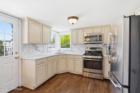 4 Cheryl Drive Oakhurst NJ 07755