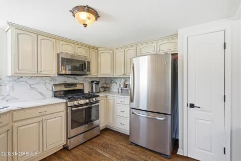 4 Cheryl Drive Oakhurst NJ 07755