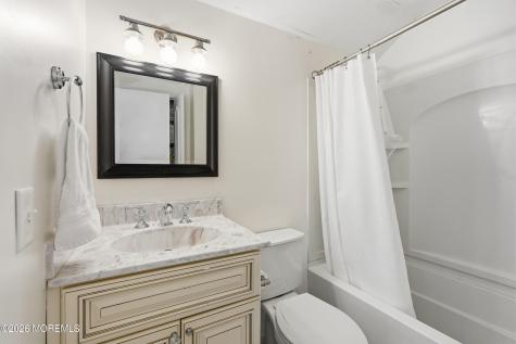 4 Cheryl Drive Oakhurst NJ 07755
