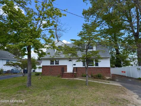 24 Berger Avenue Oakhurst NJ 07755