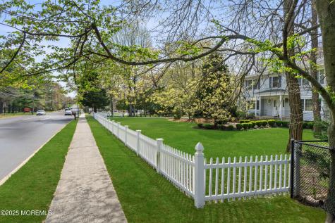 704 Deal Road Oakhurst NJ 07755