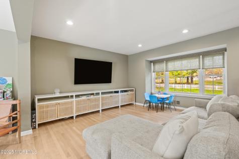 704 Deal Road Oakhurst NJ 07755