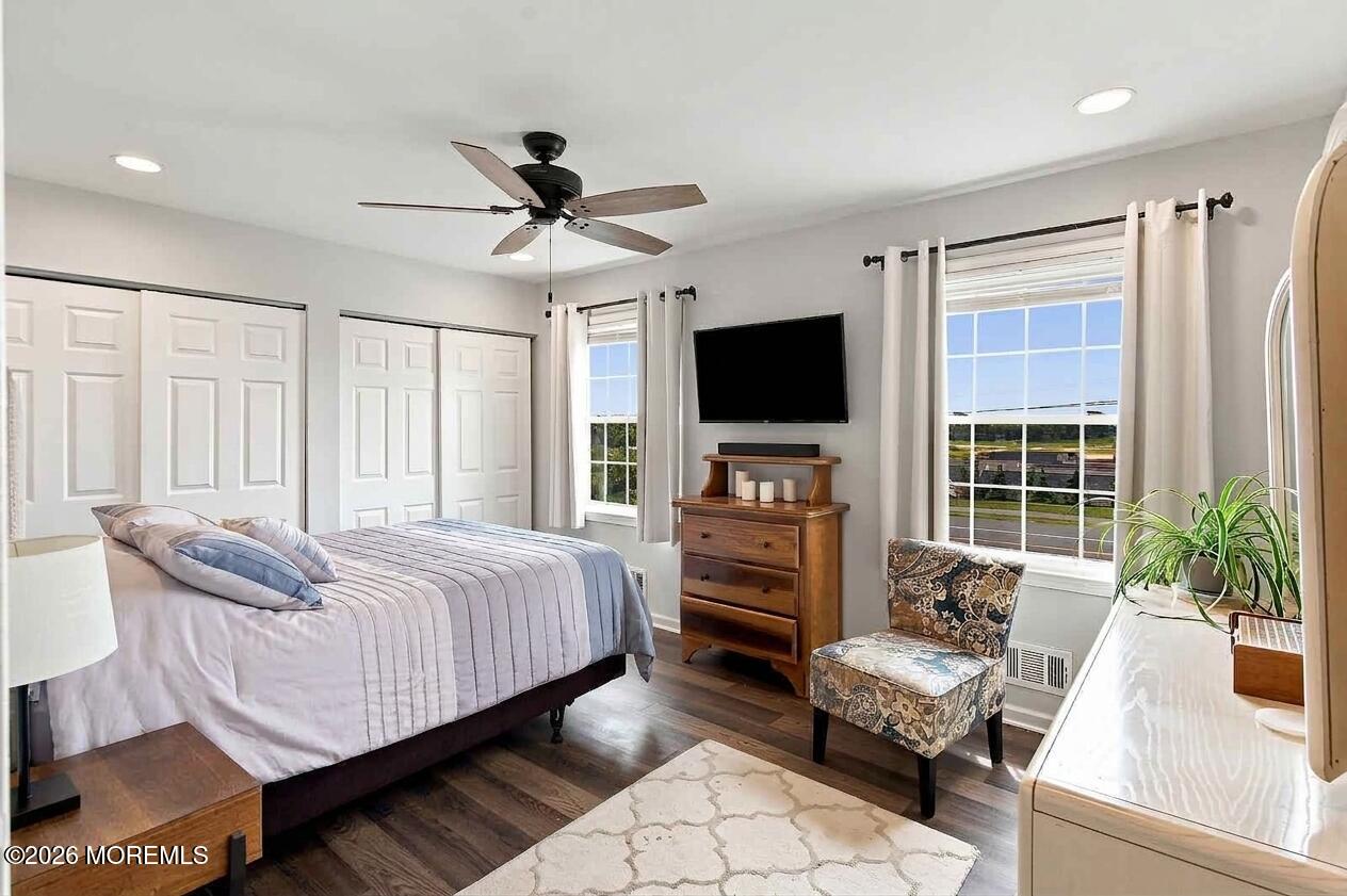 1072 W Bay Avenue Barnegat NJ 08005