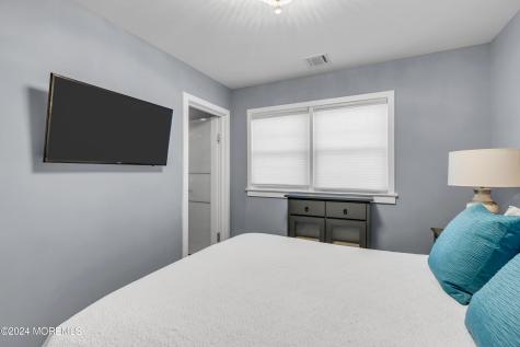 213 Hayes Court Lavallette NJ 08735