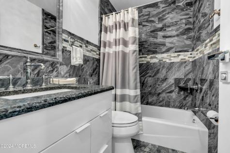 213 Hayes Court Lavallette NJ 08735