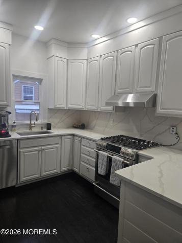 486 W Lincoln Avenue Oakhurst NJ 07755