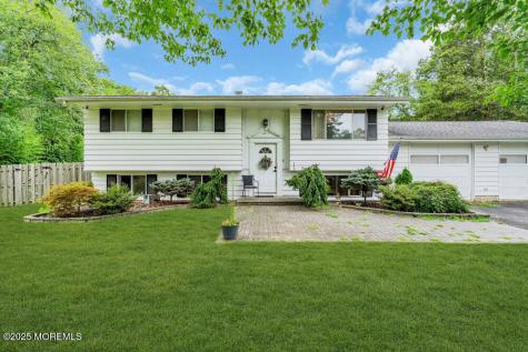 624 Fort Plains Road Howell NJ 07731