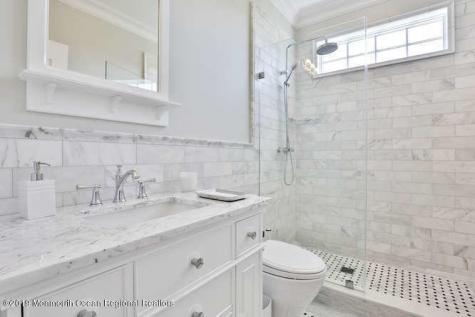 1328 Ocean Avenue Mantoloking NJ 08738