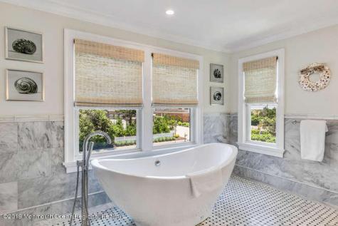 1328 Ocean Avenue Mantoloking NJ 08738