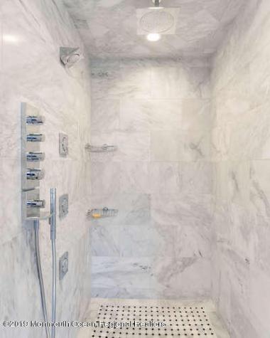 1328 Ocean Avenue Mantoloking NJ 08738