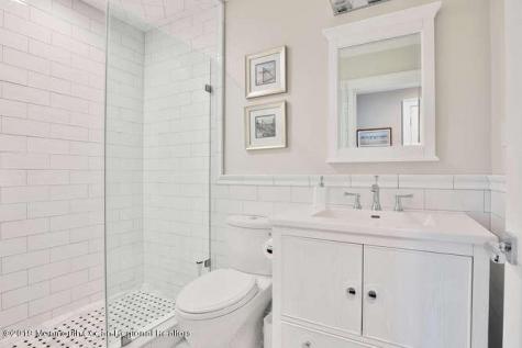 1328 Ocean Avenue Mantoloking NJ 08738