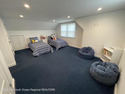 282 Berger Avenue Oakhurst NJ 07755
