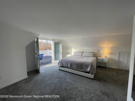 282 Berger Avenue Oakhurst NJ 07755