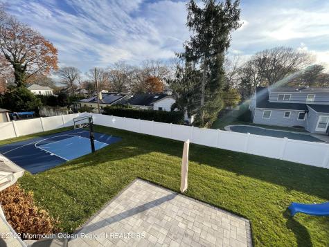 282 Berger Avenue Oakhurst NJ 07755