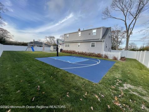 282 Berger Avenue Oakhurst NJ 07755