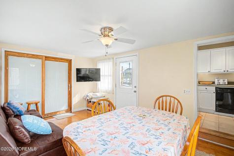 1022 S Green Street Tuckerton NJ 08087