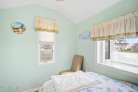 1022 S Green Street Tuckerton NJ 08087
