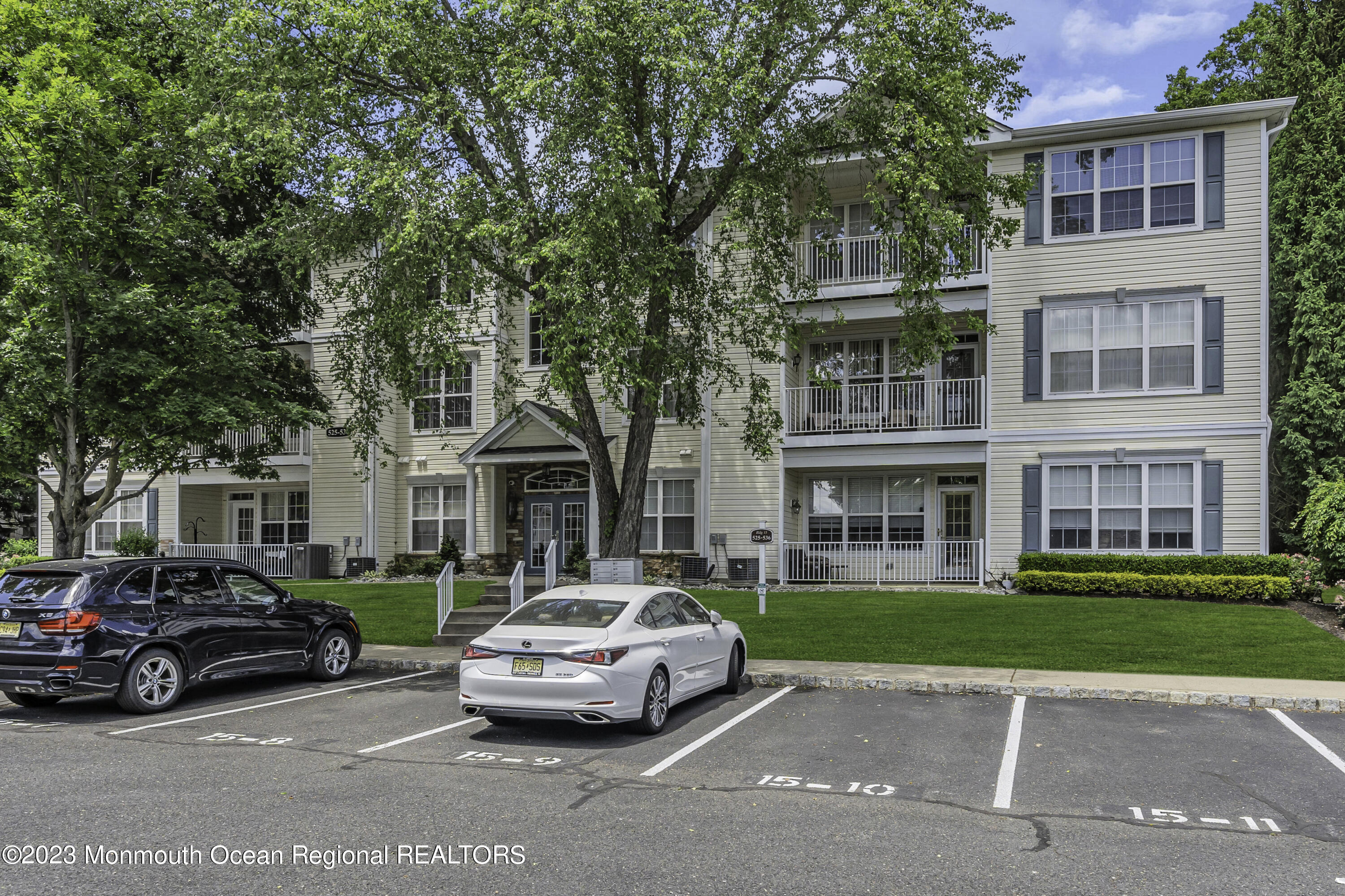 536 St Andrews Place Manalapan NJ 07726