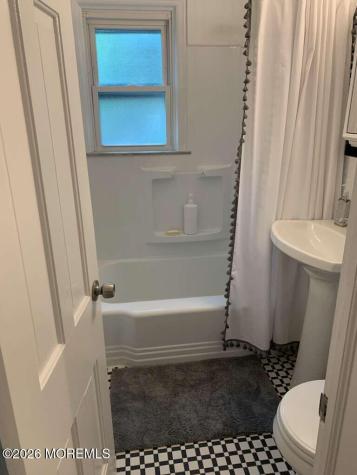 124 Mclaren Street Red Bank NJ 07701