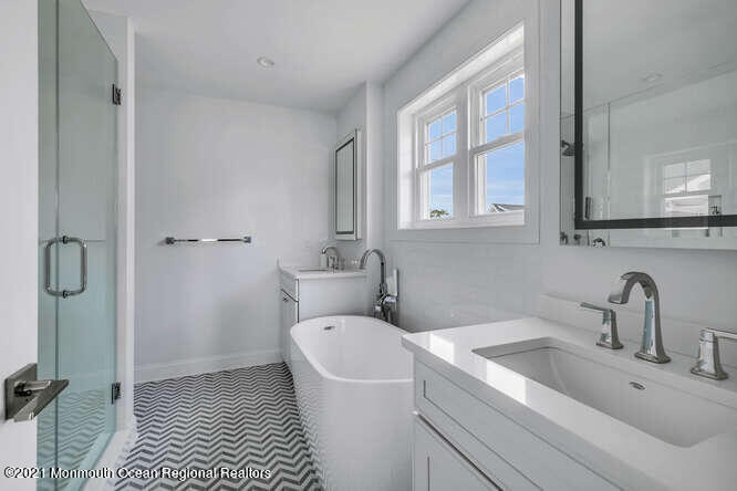 916 Ocean Avenue Mantoloking NJ 08738
