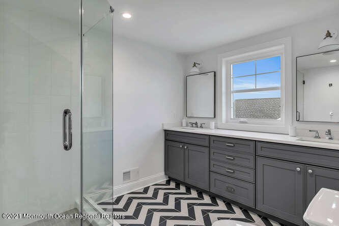 916 Ocean Avenue Mantoloking NJ 08738