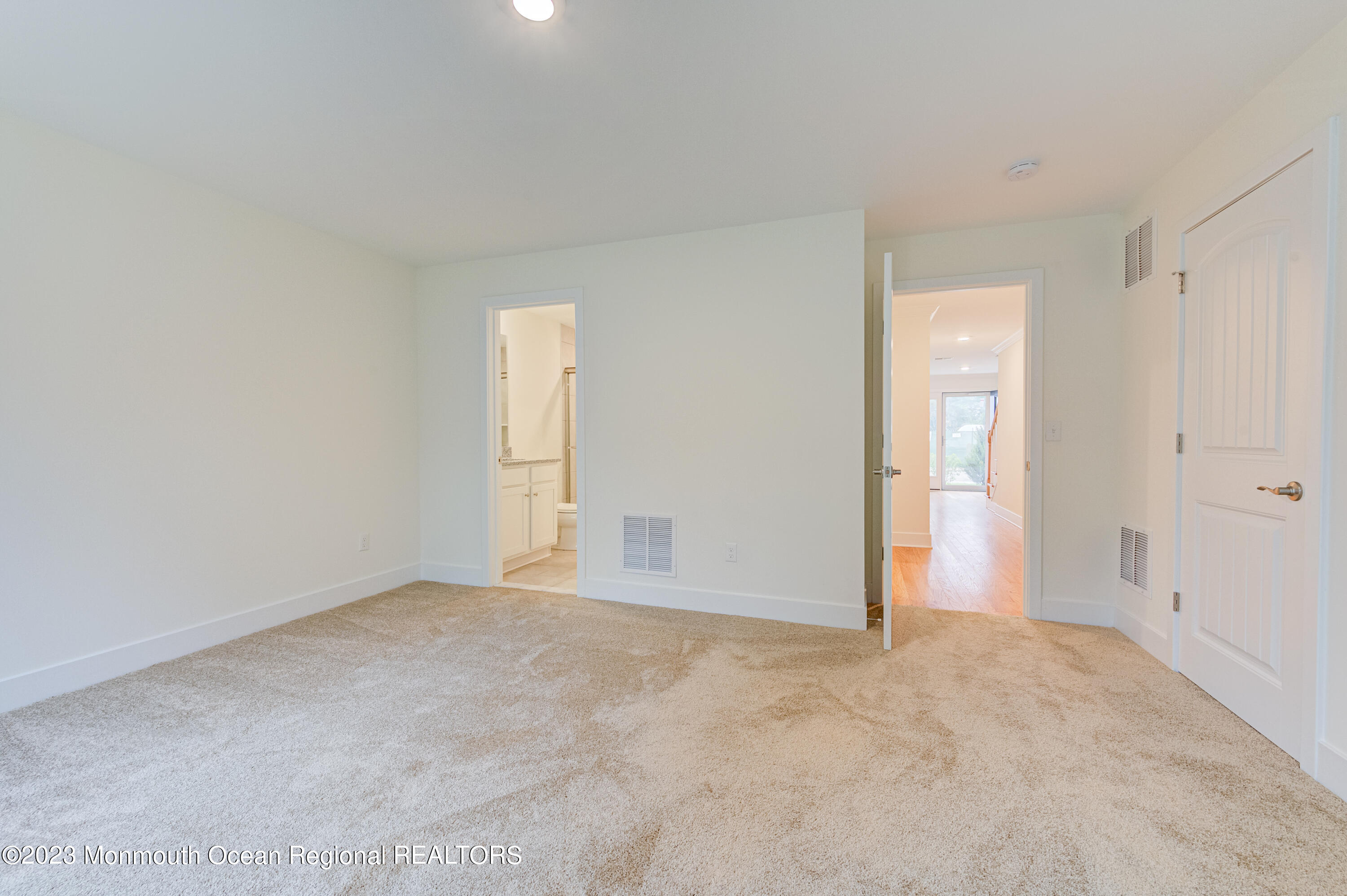 2 Raritan Cove Keyport NJ 07735