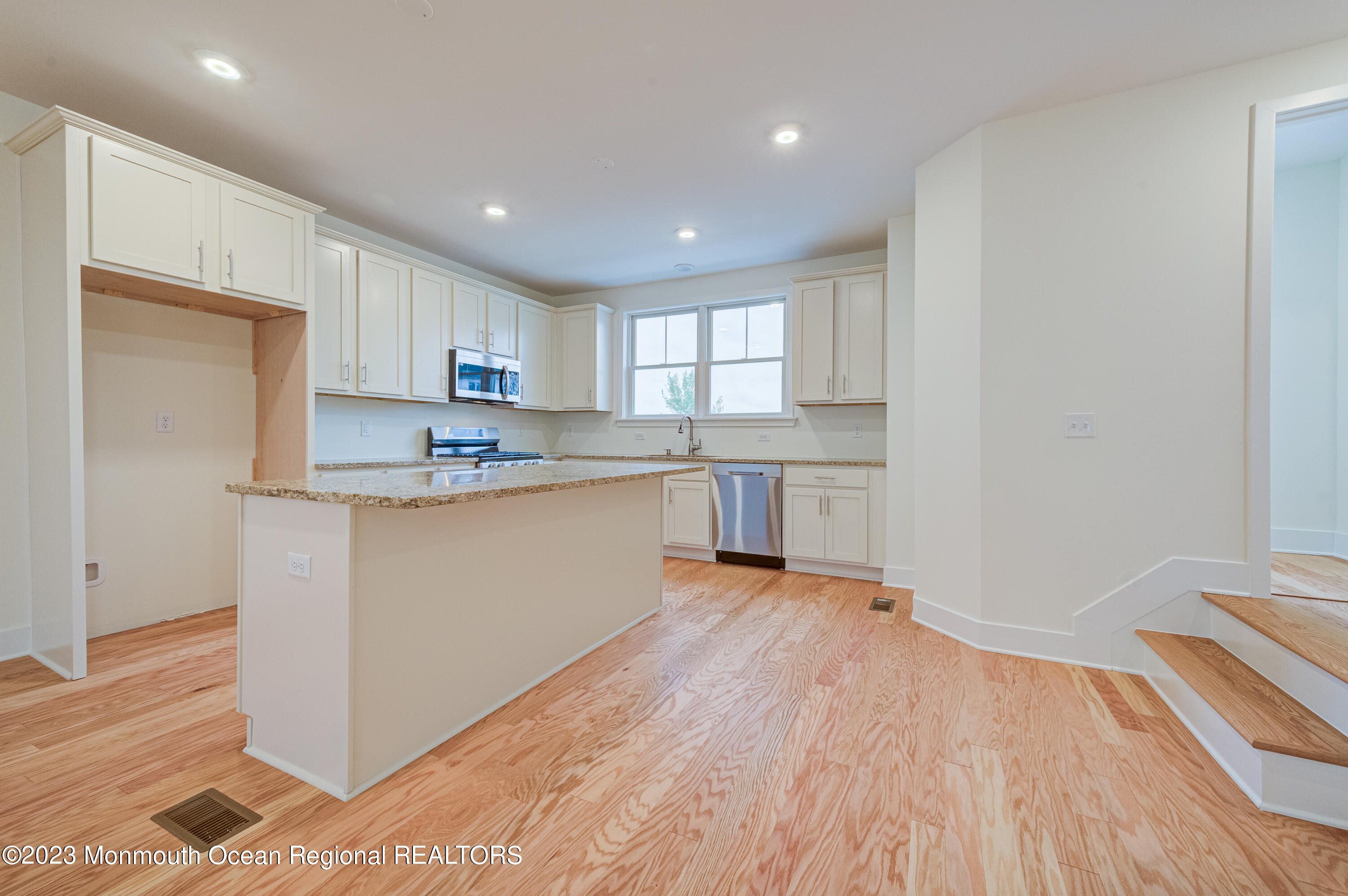 2 Raritan Cove Keyport NJ 07735