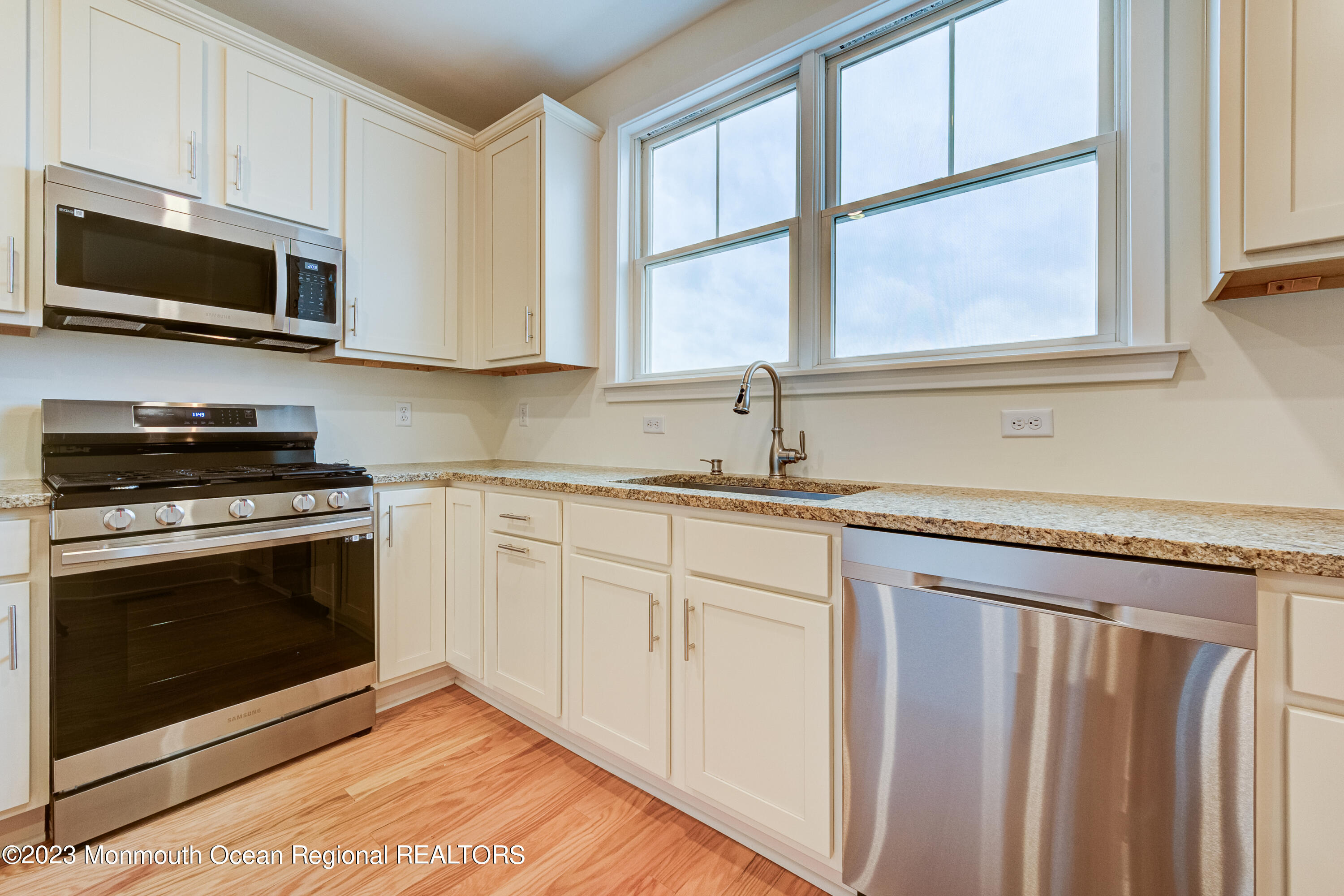 2 Raritan Cove Keyport NJ 07735