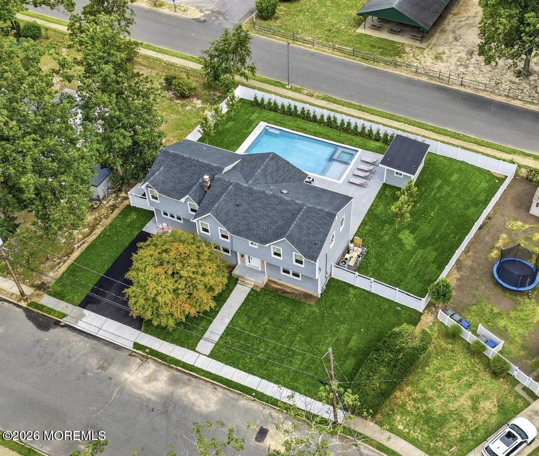 19 Roslyn Drive Oakhurst NJ 07755