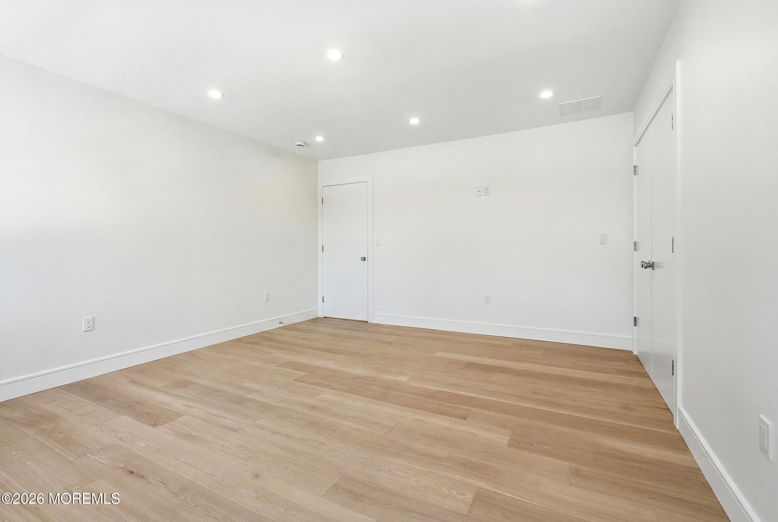 19 Roslyn Drive Oakhurst NJ 07755