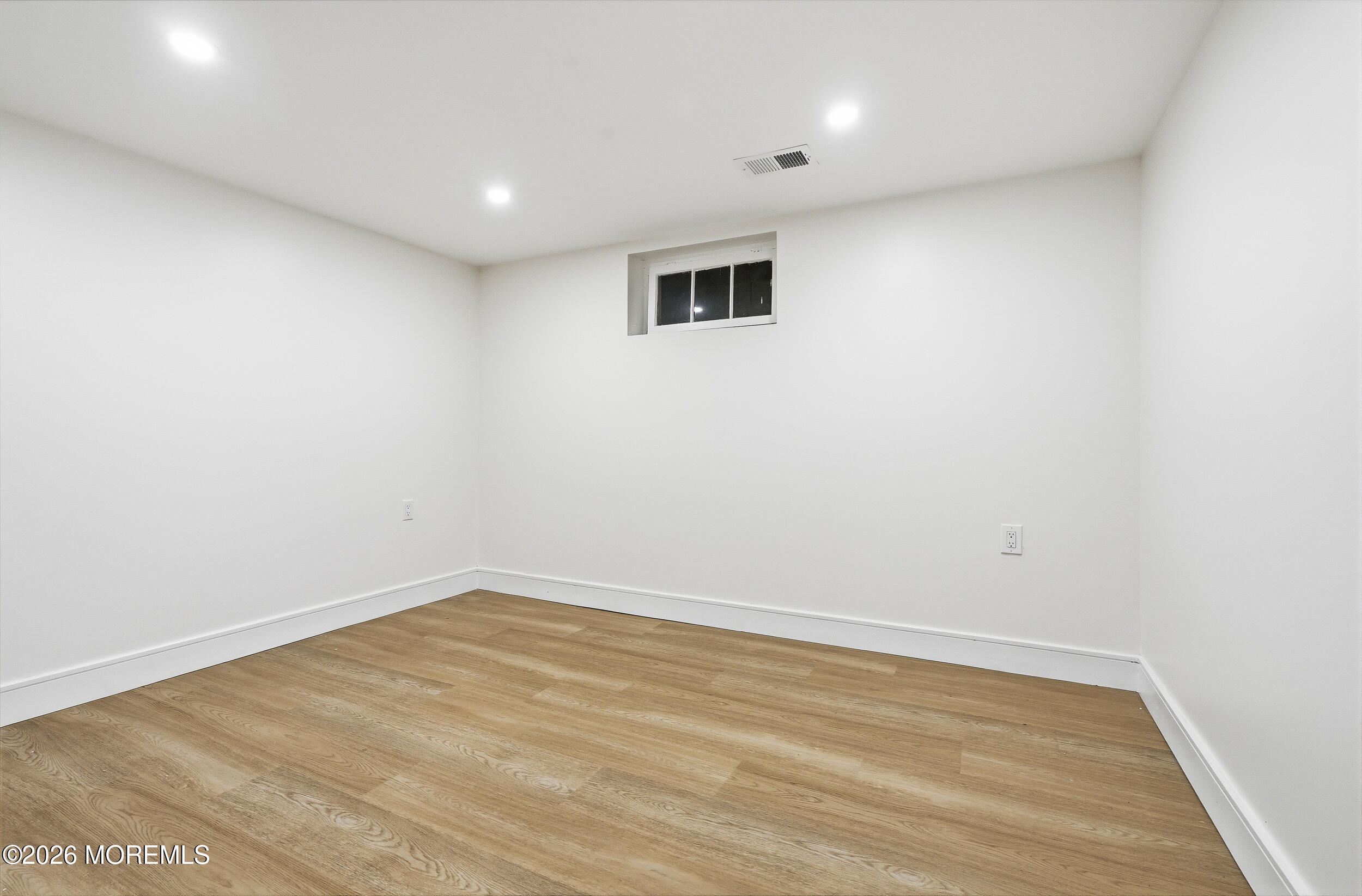 19 Roslyn Drive Oakhurst NJ 07755