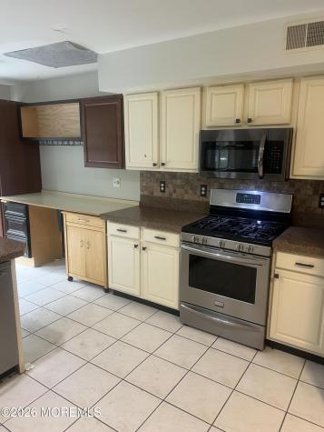 6 Nancy Court Jackson NJ 08527
