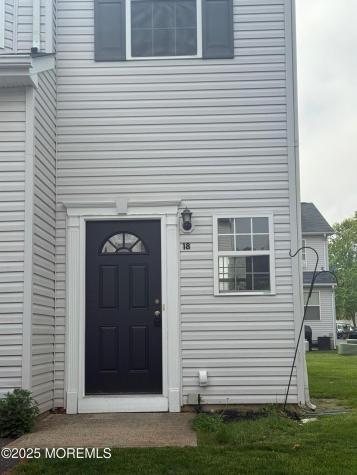 18 Esplanade Way Bayville NJ 08721