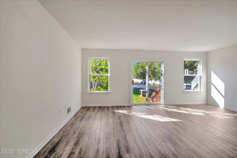 18 Esplanade Way Bayville NJ 08721