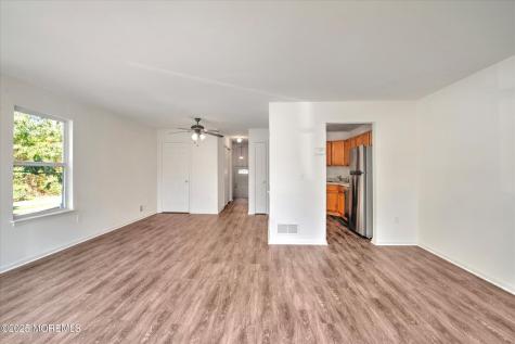 18 Esplanade Way Bayville NJ 08721