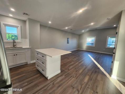 158 Mabel Avenue Leonardo NJ 07737