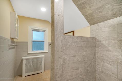 407 Redmond Avenue Oakhurst NJ 07755