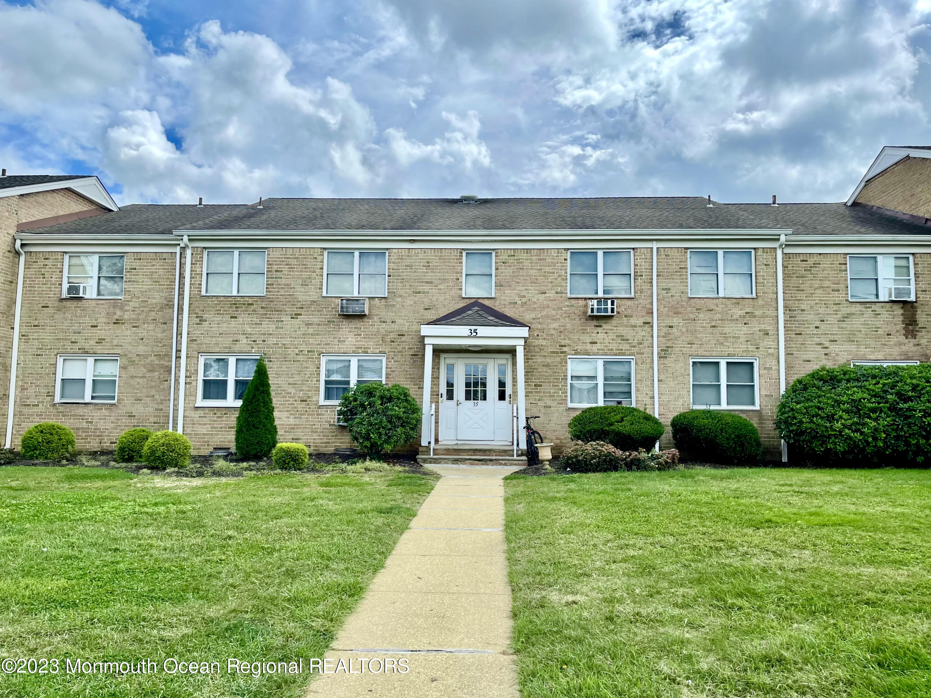 35 Manchester Court Freehold NJ 07728
