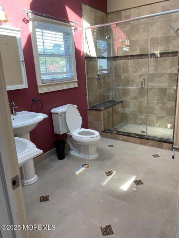 327 Roosevelt Avenue Oakhurst NJ 07755