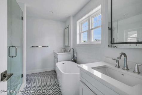 916 Ocean Avenue Mantoloking NJ 08738