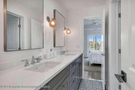916 Ocean Avenue Mantoloking NJ 08738
