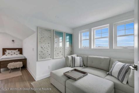 916 Ocean Avenue Mantoloking NJ 08738