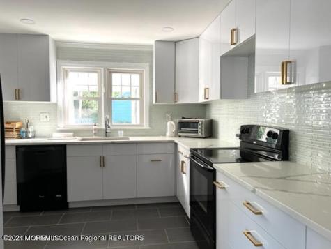 742 Myrtle Avenue West Allenhurst NJ 07711